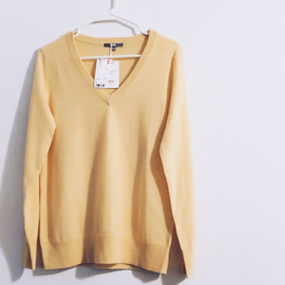 Women's sweater